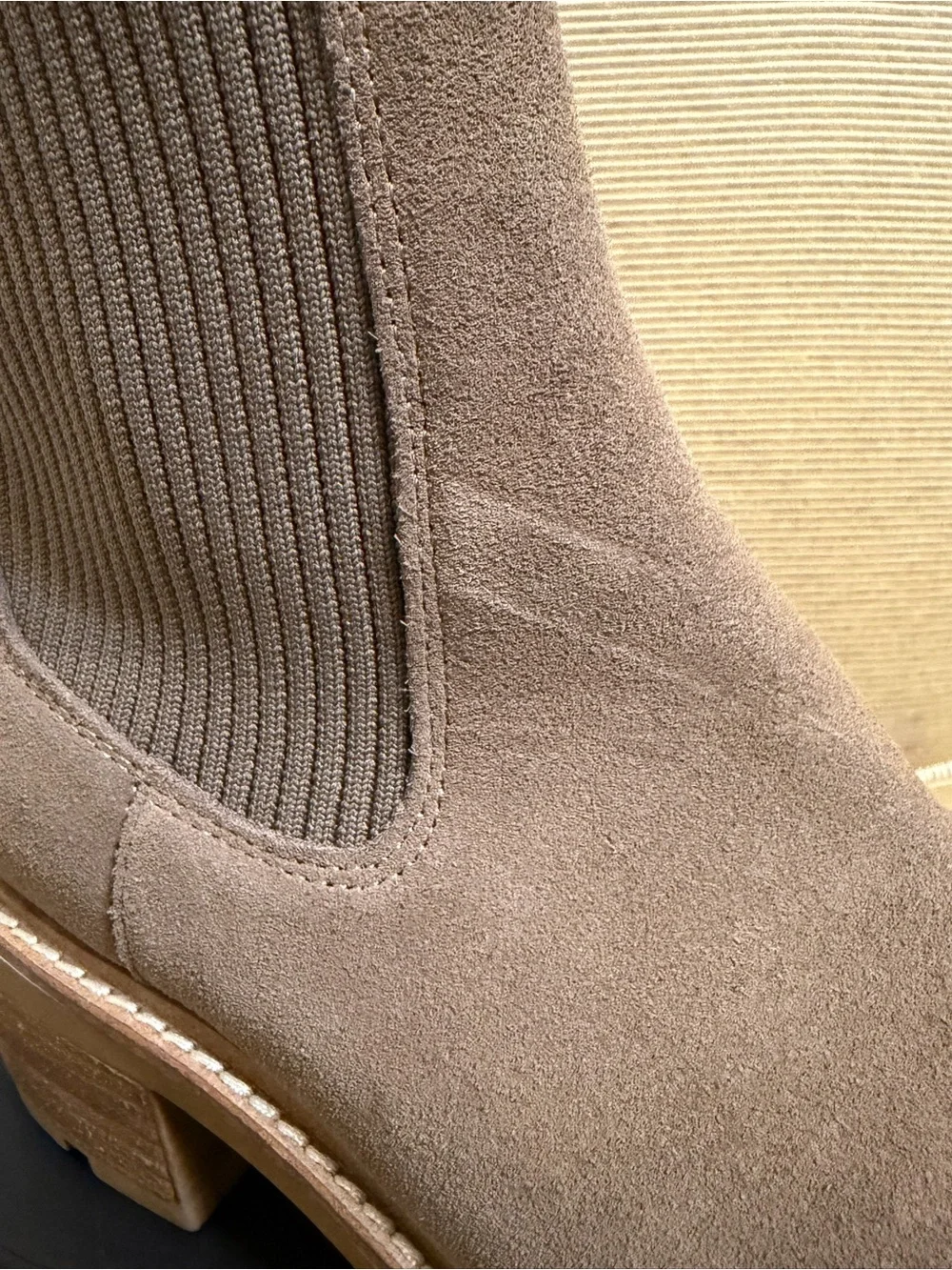 Steve Madden Kiley Women’s Lug Sole Chelsea Bootie with Fabric Cuff - Size 8 - Picture 4 of 16